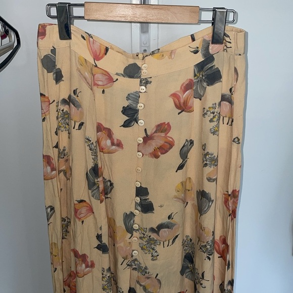 Floral Flowy Midi Skirt - Picture 5 of 9